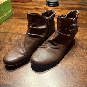 Earth Origins Brown Ankle Boots